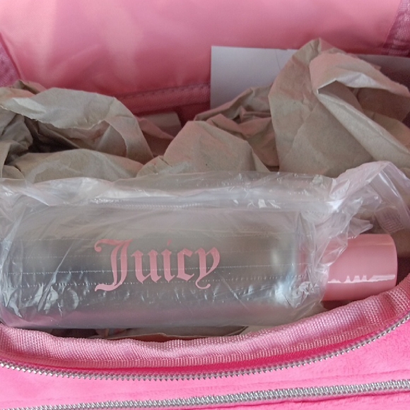 ❤️💎Juicy Couture Vibrant Pink BLiNG 💎Cosmetic Bag - Picture 5 of 7